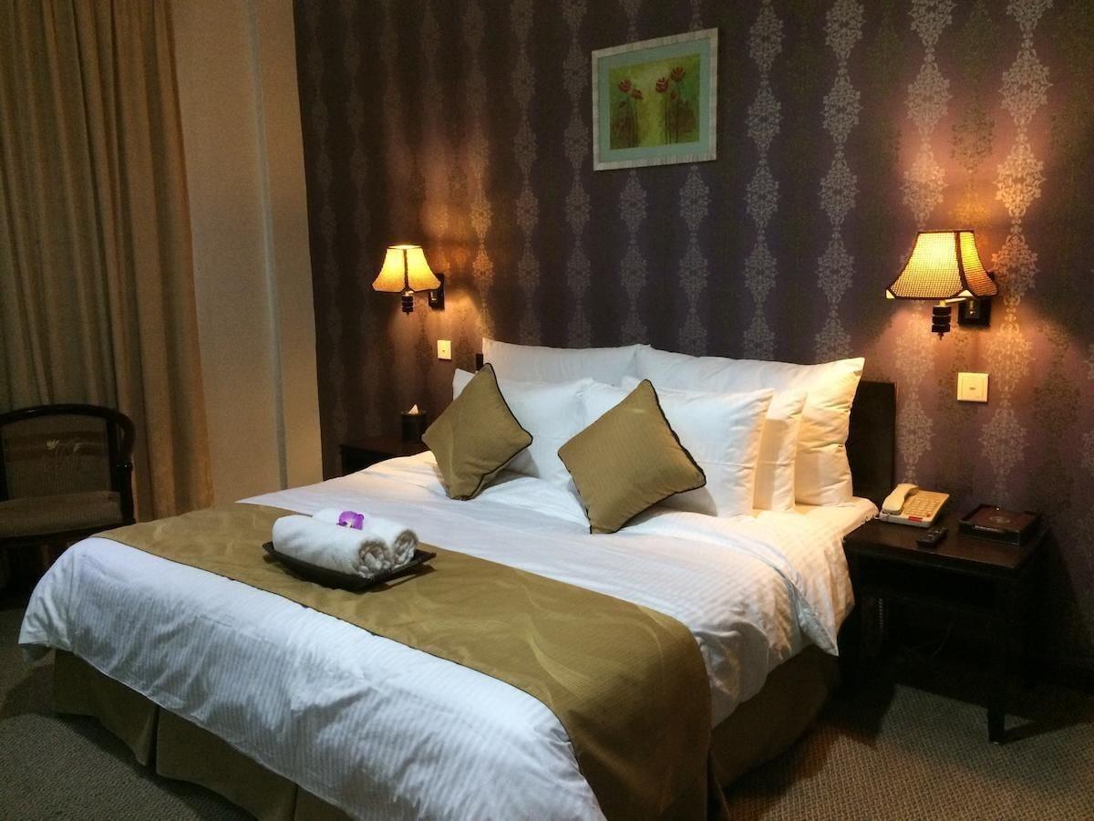 Carlton Hotel Shah Alam Bagian luar foto
