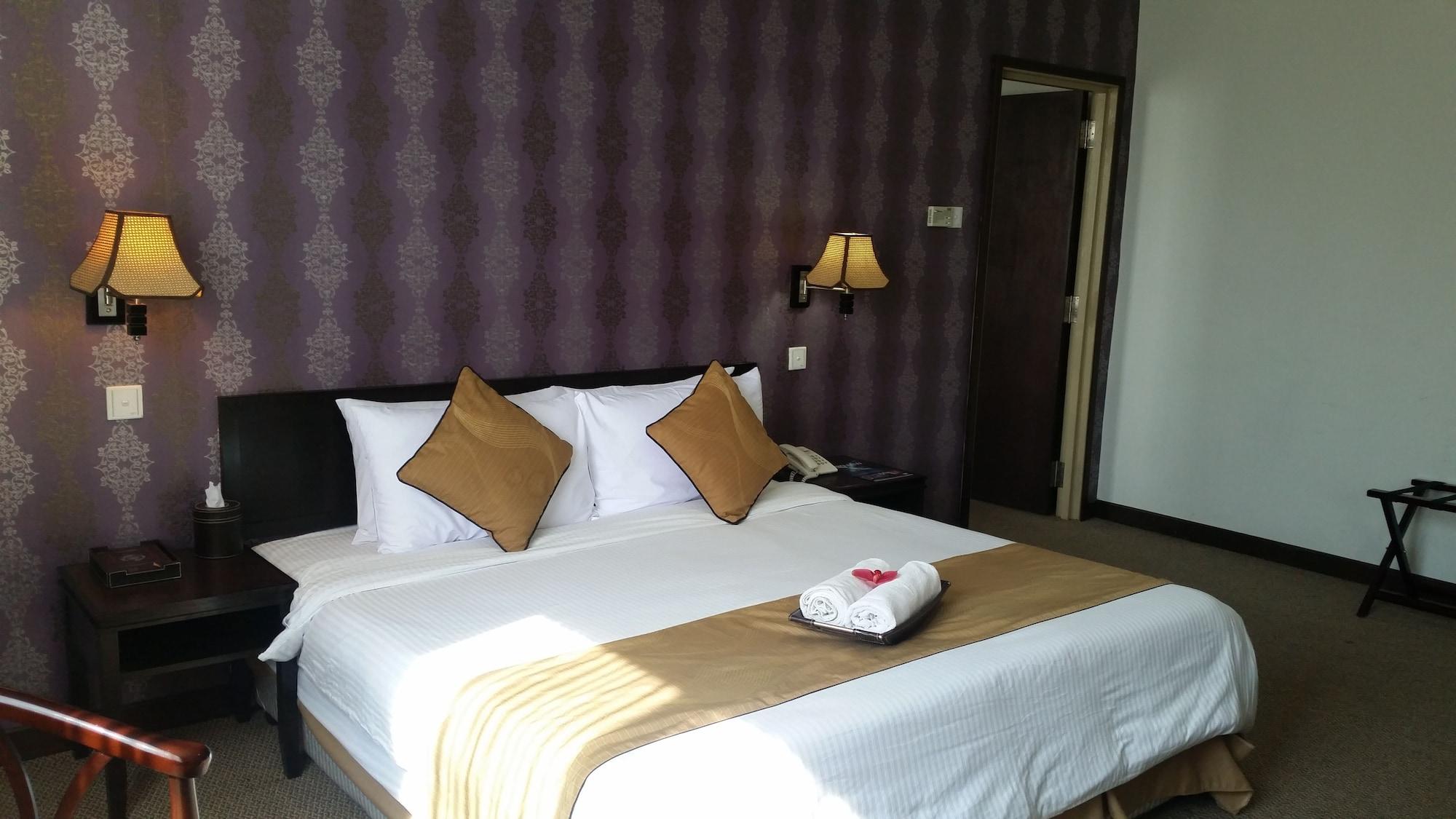 Carlton Hotel Shah Alam Bagian luar foto