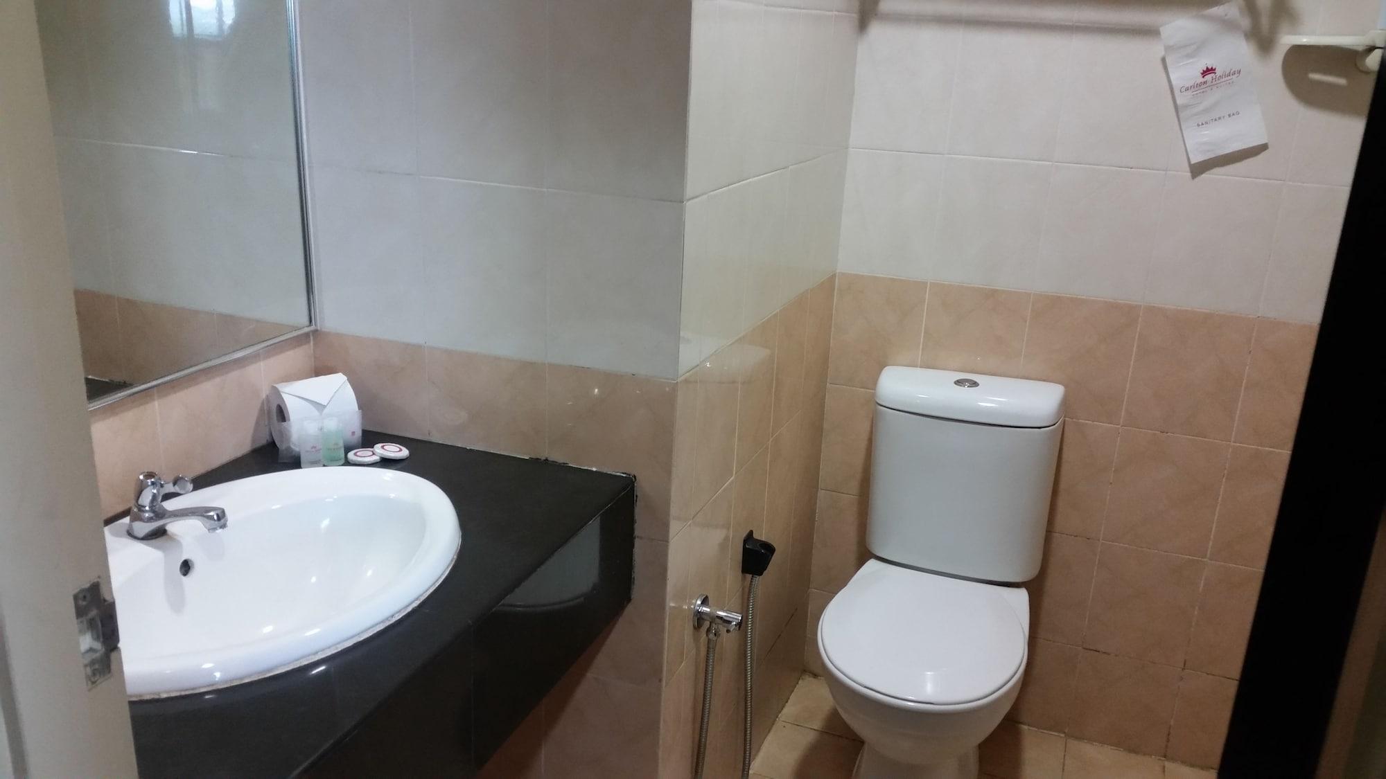 Carlton Hotel Shah Alam Bagian luar foto
