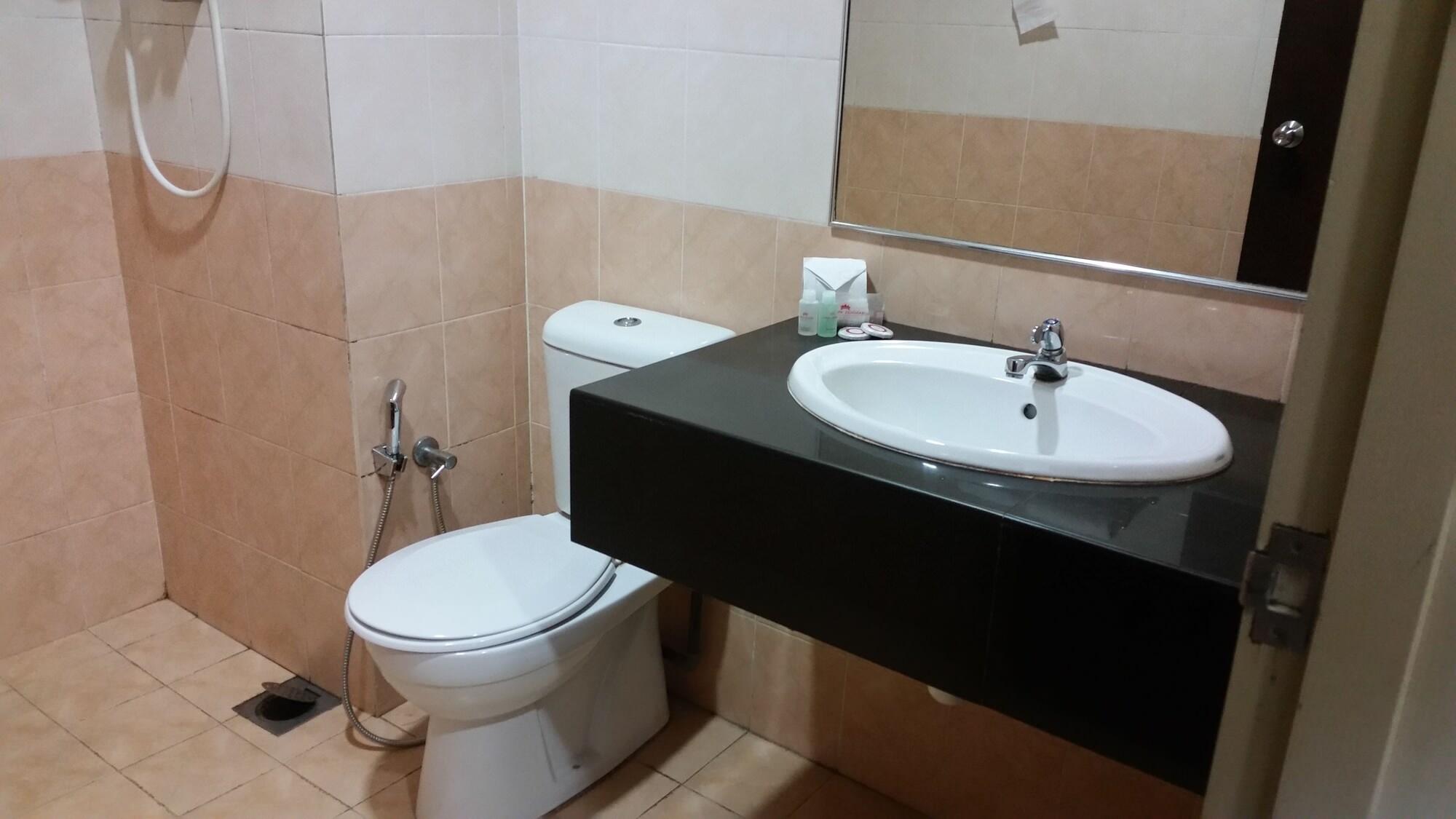 Carlton Hotel Shah Alam Bagian luar foto