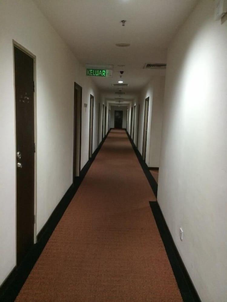 Carlton Hotel Shah Alam Bagian luar foto