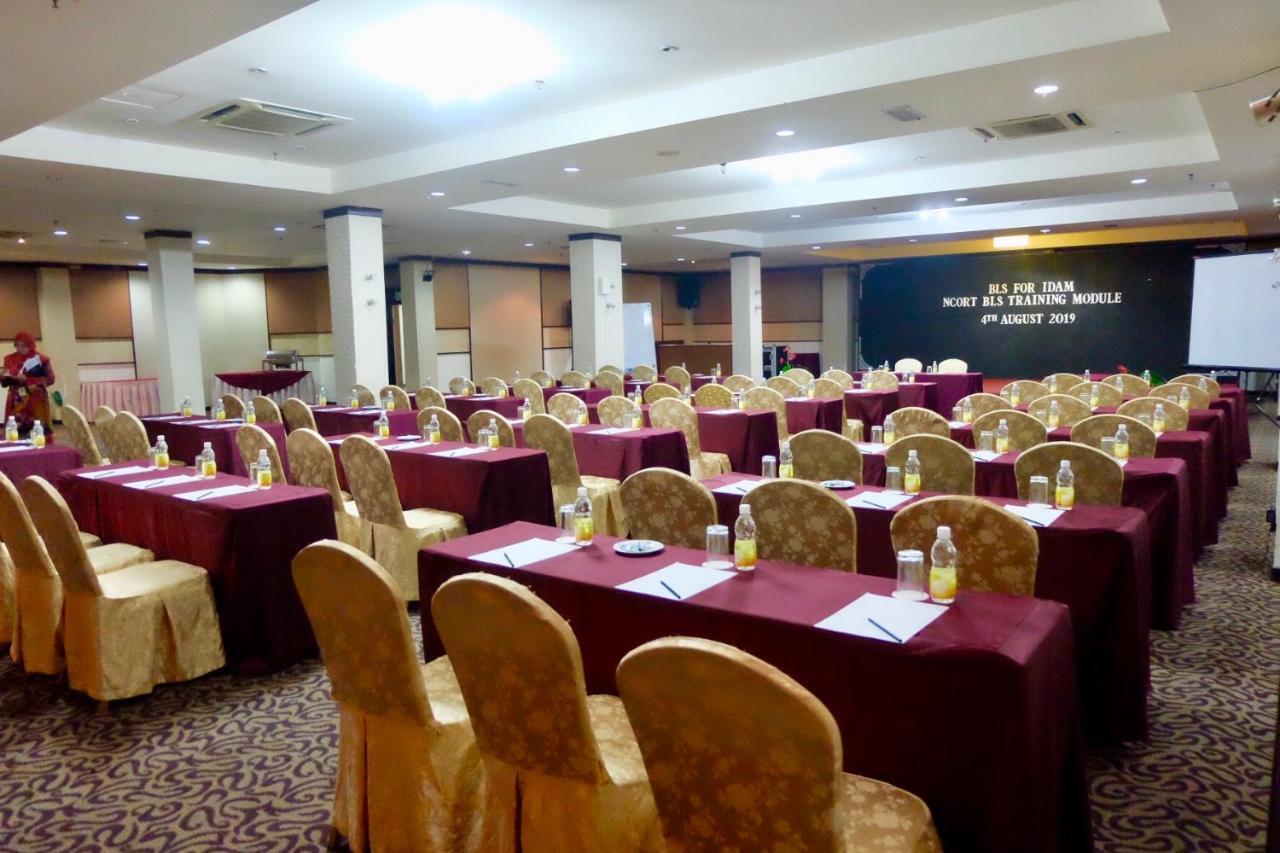 Carlton Hotel Shah Alam Bagian luar foto