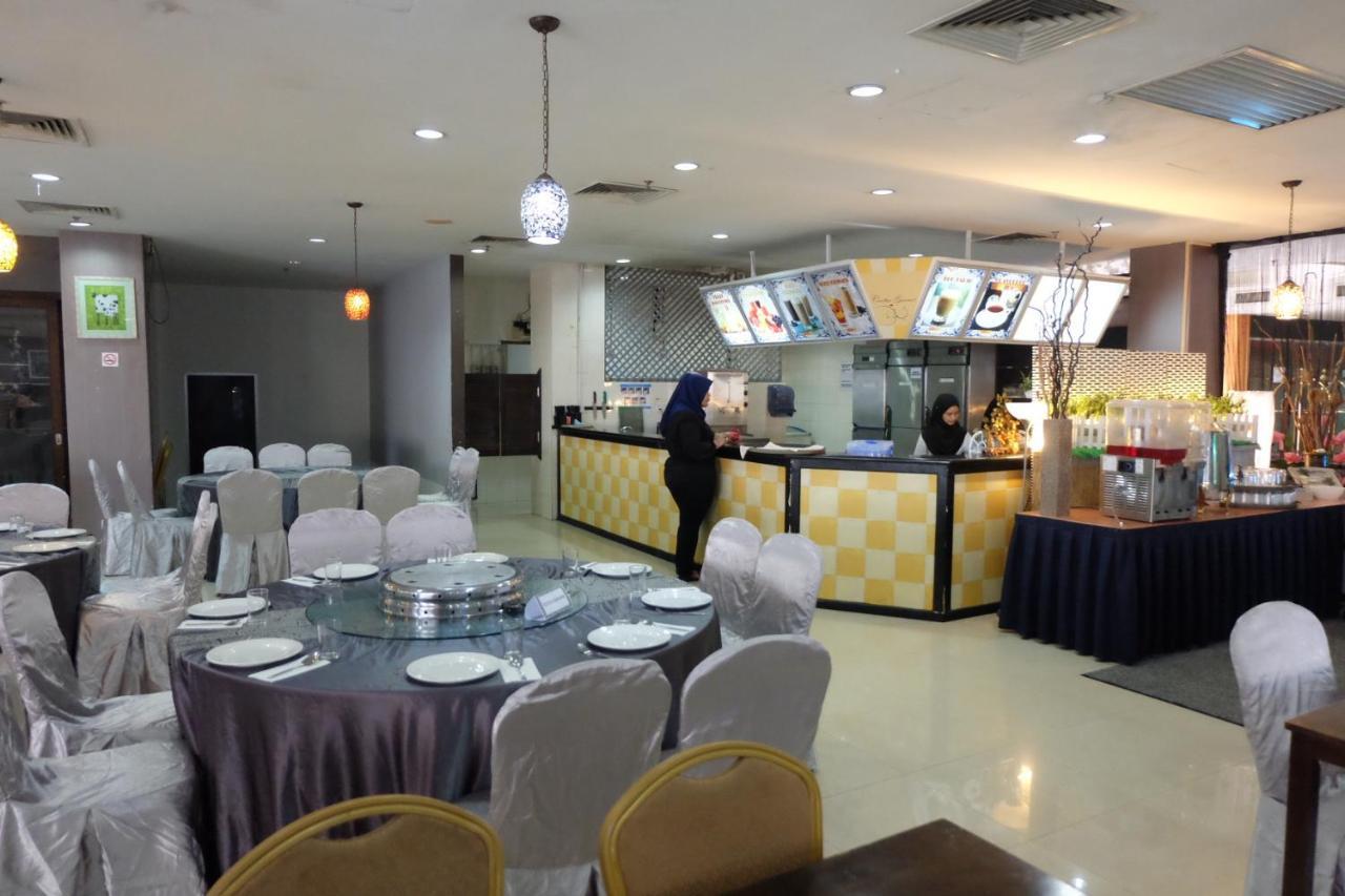 Carlton Hotel Shah Alam Bagian luar foto