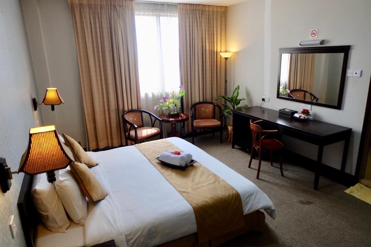 Carlton Hotel Shah Alam Bagian luar foto