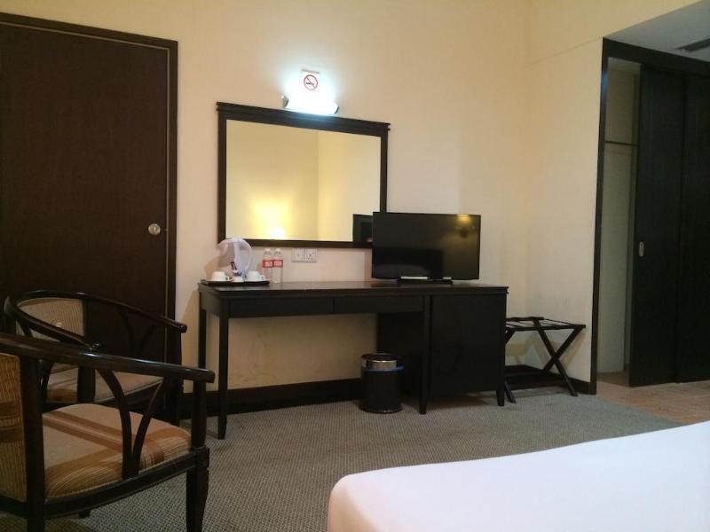 Carlton Hotel Shah Alam Bagian luar foto