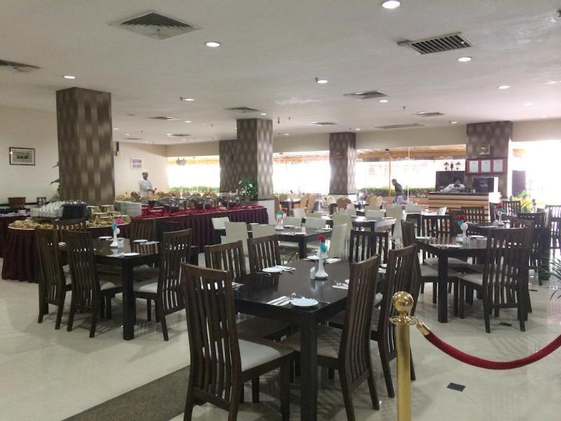 Carlton Hotel Shah Alam Bagian luar foto